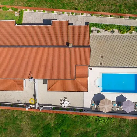 Ellen Sophie Villa *