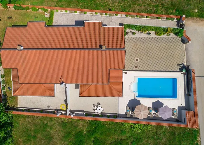 Ellen Sophie Villa *